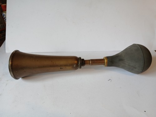 Bulb car horn - .car, horn.vintage