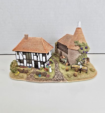 Lilliput Lane - Land of Hops &