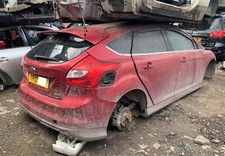 FORD FOCUS 1.0 PETROL MK3 -2011 2012 2013 2014- BREAKING X5 WHEEL BOLTS M1DA RED