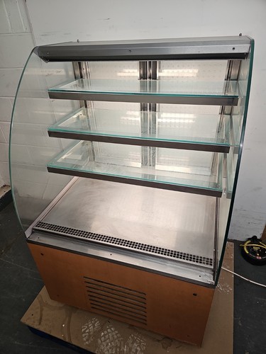 Cake drinks display fridge