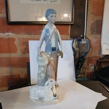 Casades Spanish porcelain