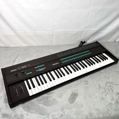 Yamaha dx7 digital synthesizer - yamaha,