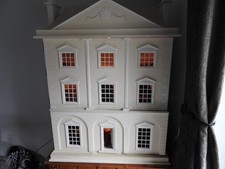 Queen Anne style Doll's House