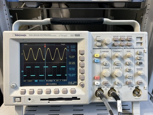 Tektronix tds3052b 500mhz - 500mhz, 2