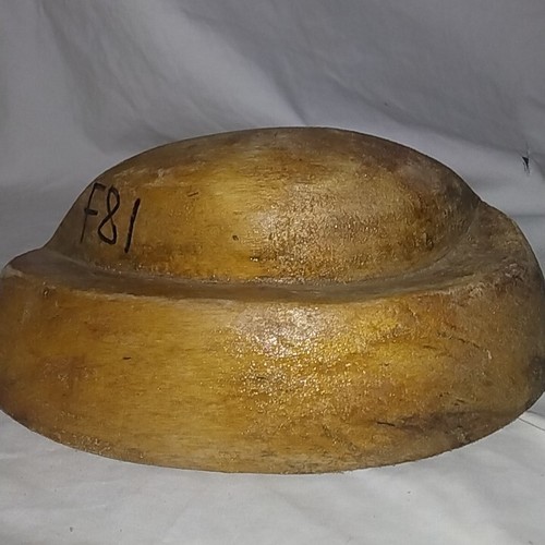 Wooden hat block - ,