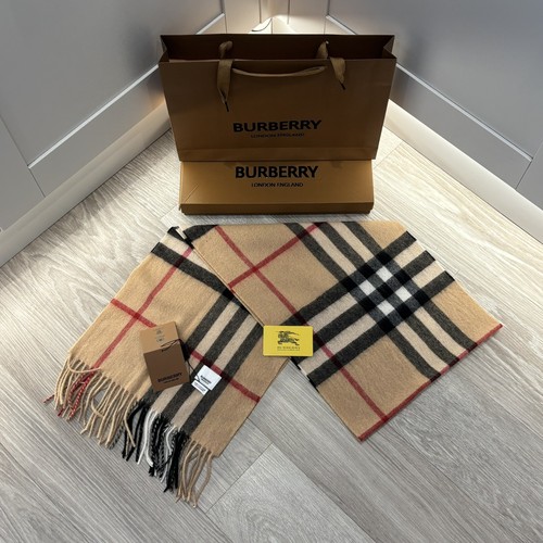 Burberry 100 cashmere scarf - burberry,
