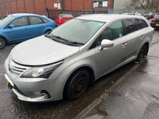Breaking Toyota Avensis T270