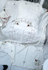 Vintage 1970's 80's Large Christmas Table cloth and 6 napkins