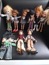 Lot of 8 Collectible Bratz Doll Dolls + Accessories 