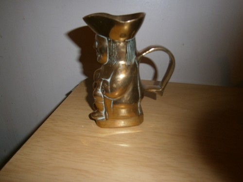 Small brass toby - , jug