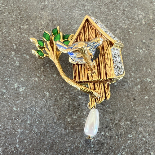 Birdhouse bird brooch pin - birdhouse,