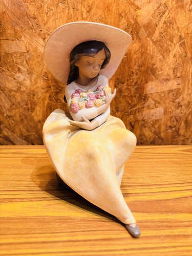Lladro gres porcelain figurine - porcelain,
