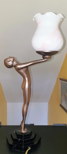 Lovely art deco style - deco, table
