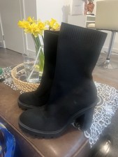 Zara Boots Black material Size