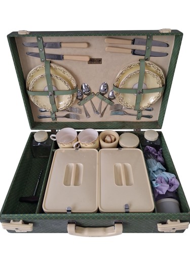 Brexton vintage picnic - vintage, basket