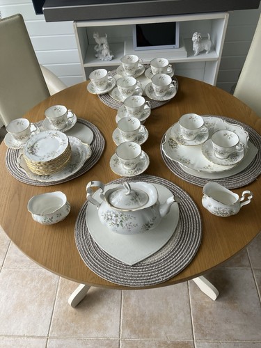 Royal albert bone china - royal,
