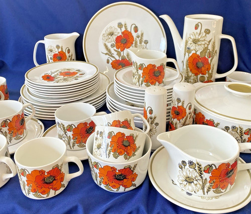 Meakin poppy plates cups - j, &