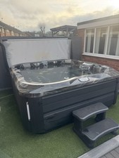 2021 Jacuzzi J375