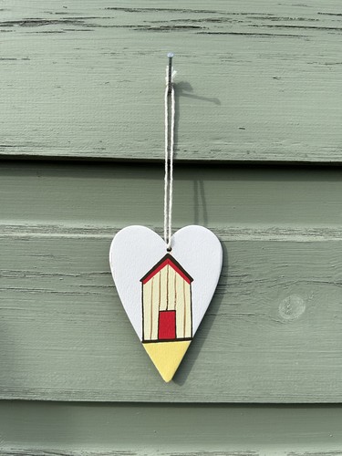 Wooden heart beach hut - wooden,