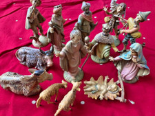 Beautiful Vintage 13 Piece Nativity Scene from 1960s/1970s