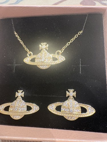 Vivienne westwood style - style, gold