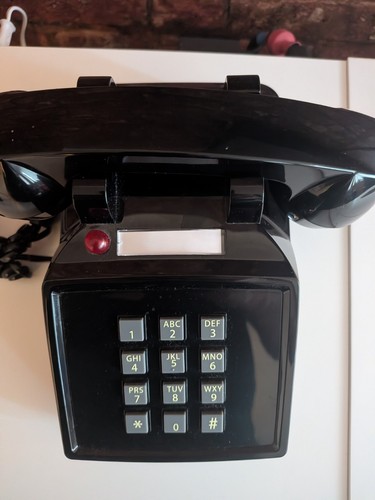 Opis pushmefon retro - pushmefon, telephone