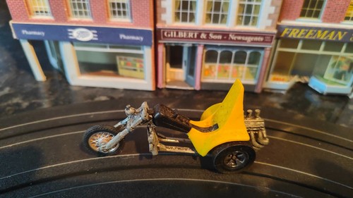 Hot wheels squealer - hot,