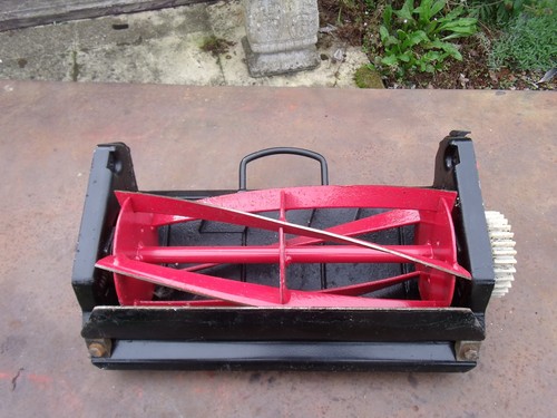 Atco qualcast 12 lawnmower - qualcast, 12"lawnmower