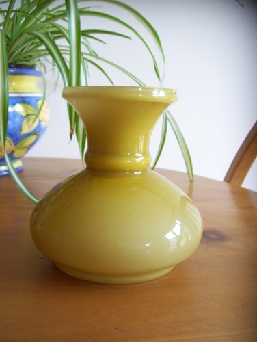 Superb vintage small caramel - superb,