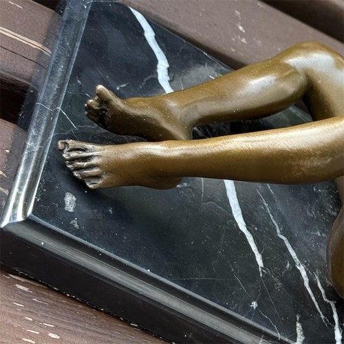Bronze woman statue lady - bronze,