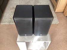 YAMAHA-NX-E100 bookshelf stand