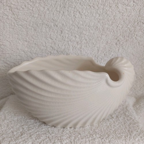 Vintage sylvac cream shell - cream,