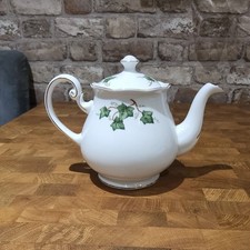 Colclough / Royal Albert Ivy Leaf 2 pint Teapot 