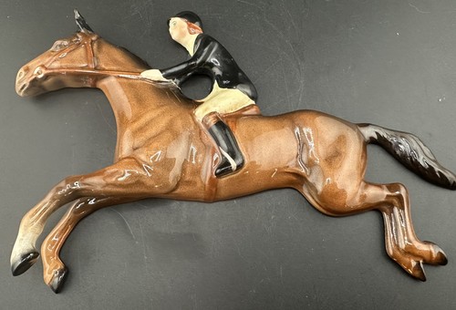 Beswick wall plaque - plaque, featuring