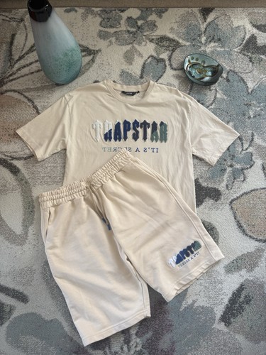 Trapstar spellout shorts - 🔥,