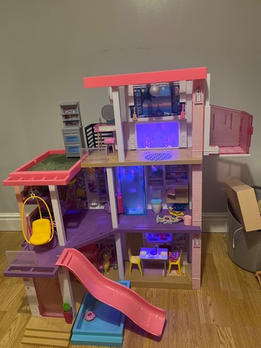 Barbie dream house three - house,