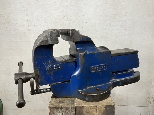 Record engineers bench - 25,