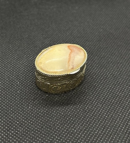 Vintage oval pill - pill, trinket