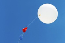 500 g HIGH ALTITUDE WEATHER / METEOROLOGICAL BALLOON + PARACHUTE