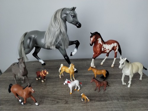 Plastic toy horses - toy, lot