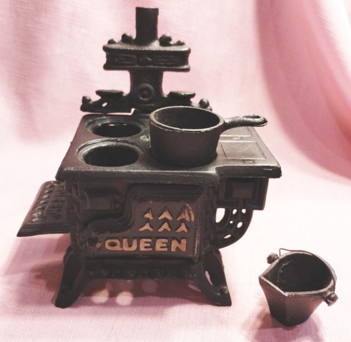 1970s miniature cast iron - miniature,
