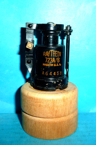 Raytheon 723a klystron tube - raytheon,