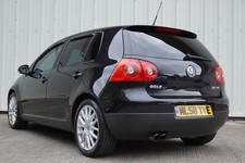 VW GOLF MK5 BLACK LC9Z GT 2004-08 REAR BACK BUMPER COMPLETE DIFFUSER TOWING EYE