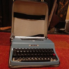 Olivetti Lettera 32 Vintage