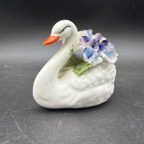 Radnor england bone china swan - bone,