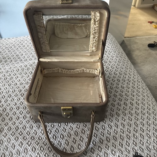 Vintage ladies vanity case - vanity,