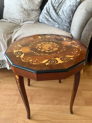 Vintage octagonal musical - octagonal,