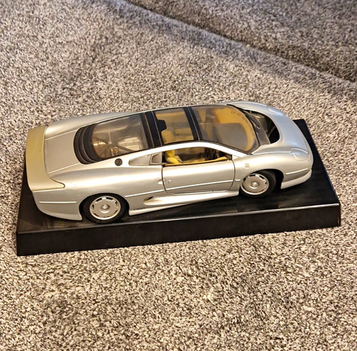 Maisto jaguar xj220 1992 - jaguar,