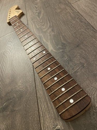 Squier fender 2004 strat - squier,