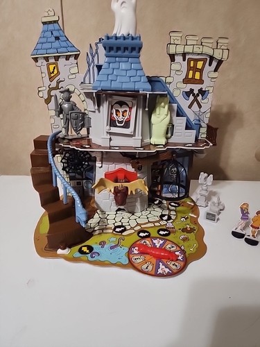 Scooby doo haunted house - scooby-doo,